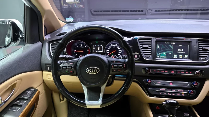 Kia Carnival