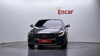 Infiniti Q30