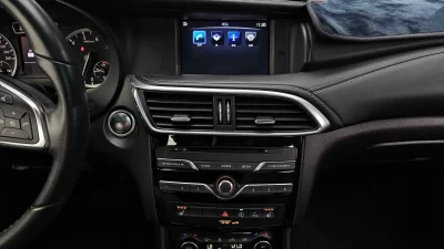 Infiniti Q30
