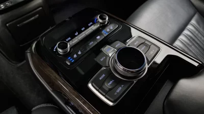 Genesis EQ900