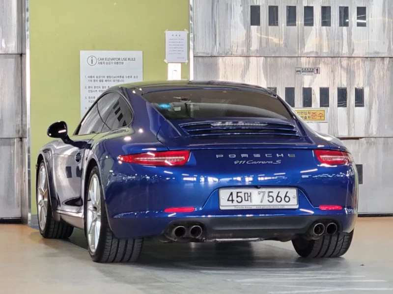 Porsche 911