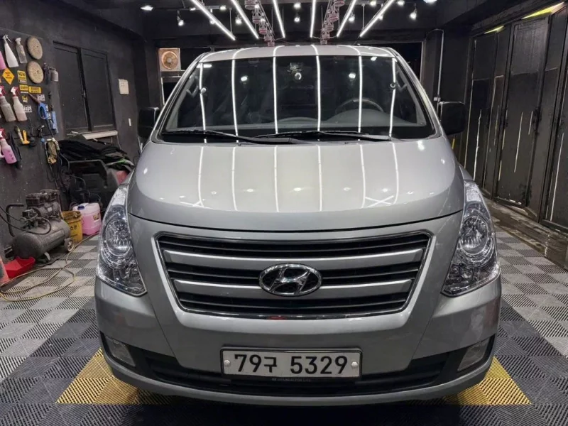 Hyundai Starex