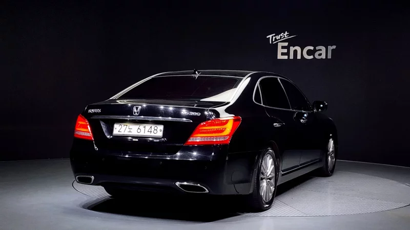 Hyundai Equus