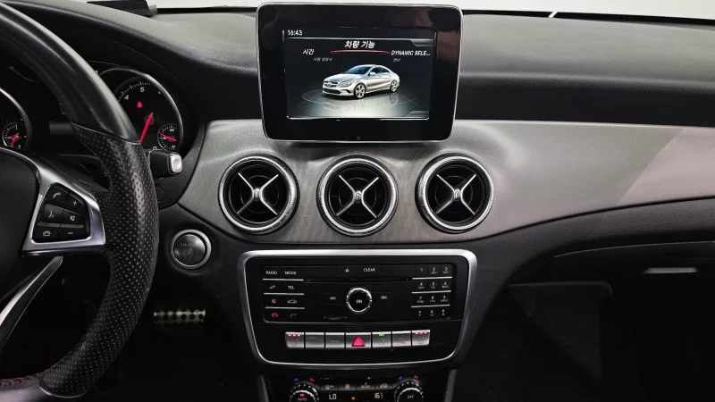 Mercedes-Benz CLA-Class