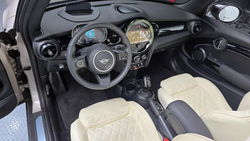 MINI Cooper Convertible