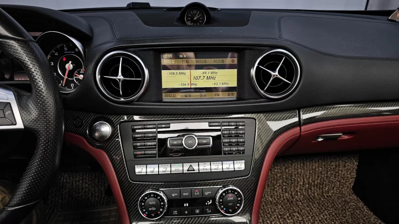 Mercedes-Benz SL-Class