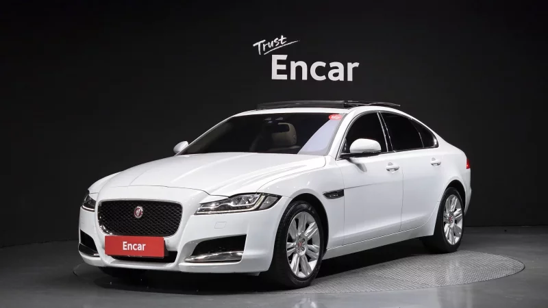Jaguar XF