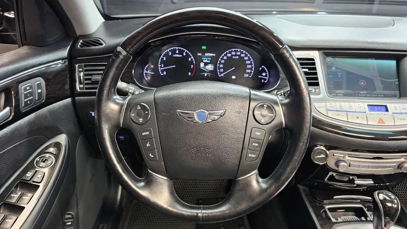 Hyundai Genesis