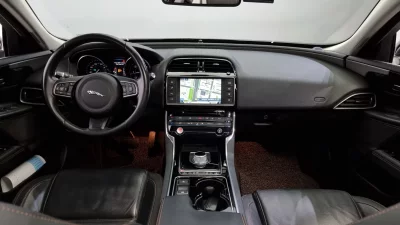 Jaguar XE