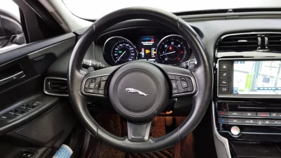 Jaguar XE