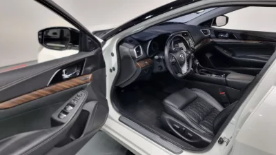 Nissan MAXIMA