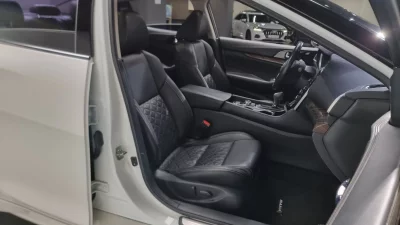 Nissan MAXIMA
