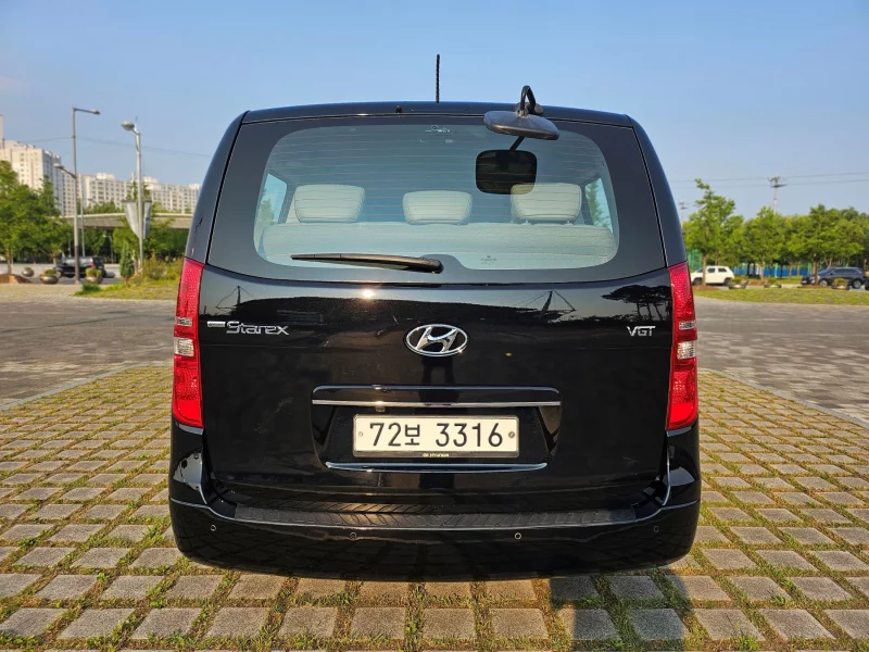 Hyundai Starex