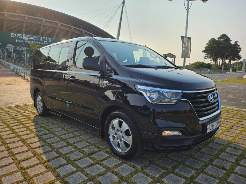 Hyundai Starex