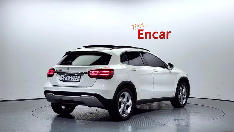 Mercedes-Benz GLA-Class