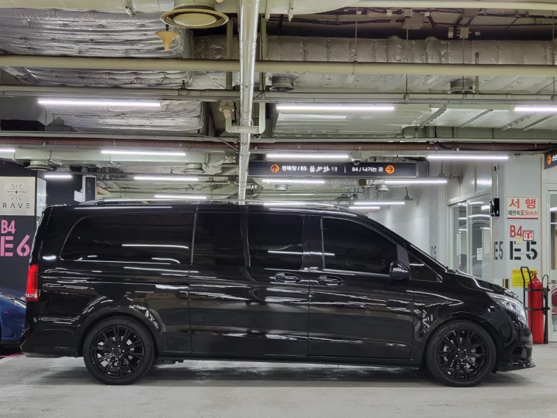 Mercedes-Benz V-Class