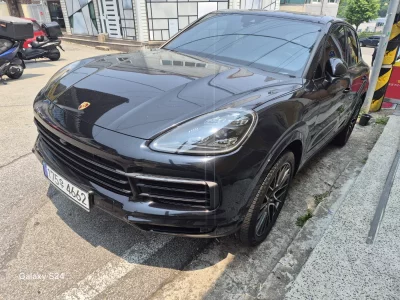 Porsche CAYENNE