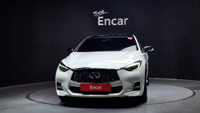 Infiniti Q30