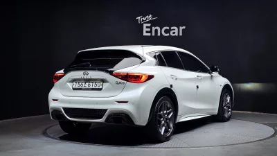 Infiniti Q30