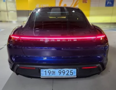Porsche TAYCAN