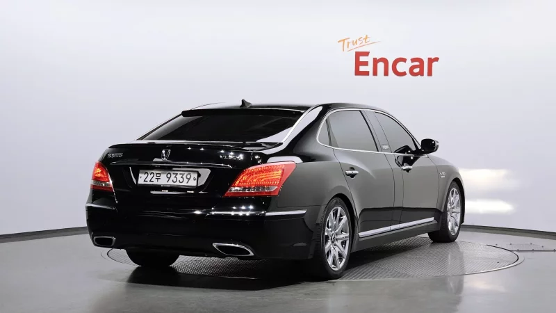 Hyundai Equus
