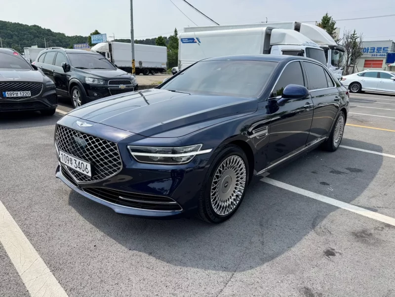 Genesis G90