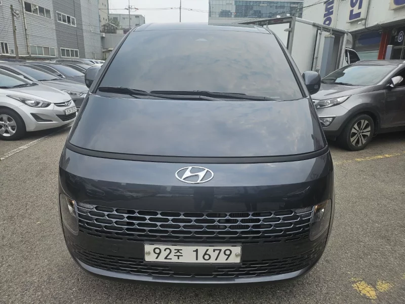 Hyundai Staria
