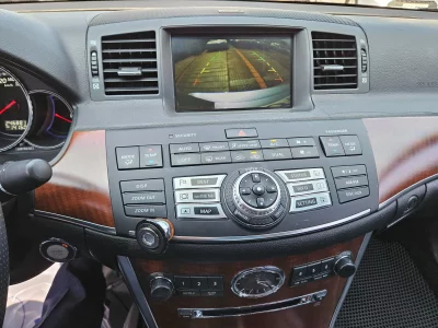 Infiniti M