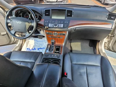 Infiniti M