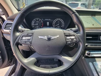 Genesis G90