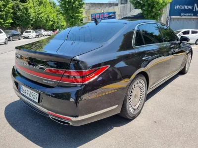 Genesis G90