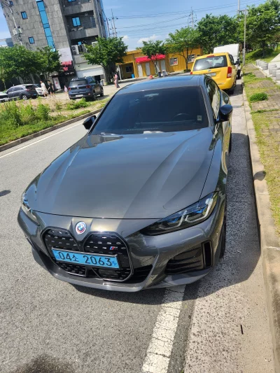 BMW i4