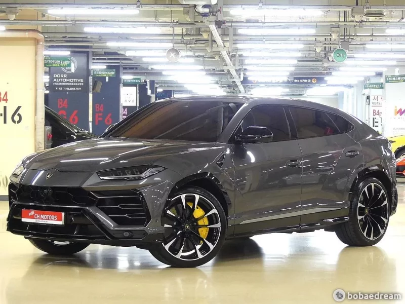 Lamborghini URUS
