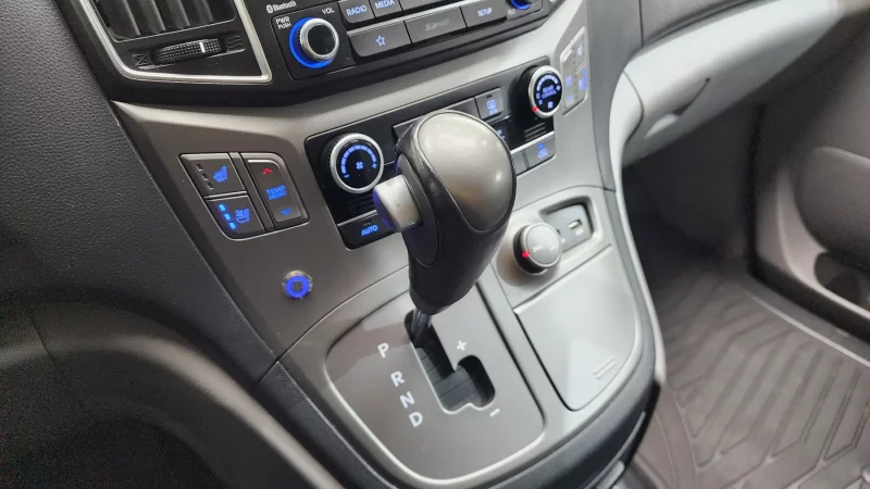 Hyundai Grand Starex