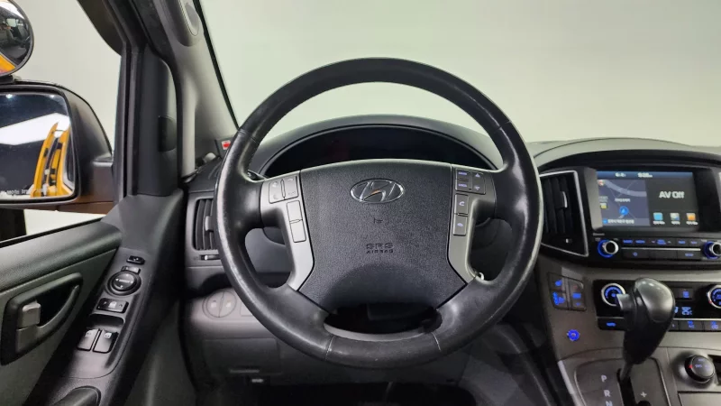 Hyundai Grand Starex