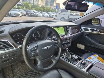 Hyundai Genesis
