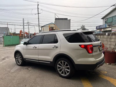 Ford EXPLORER