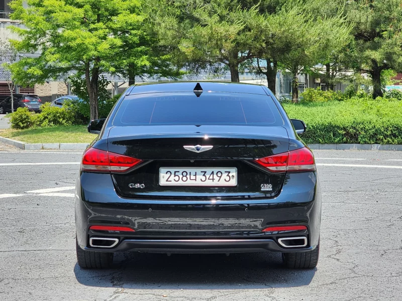 Hyundai Genesis