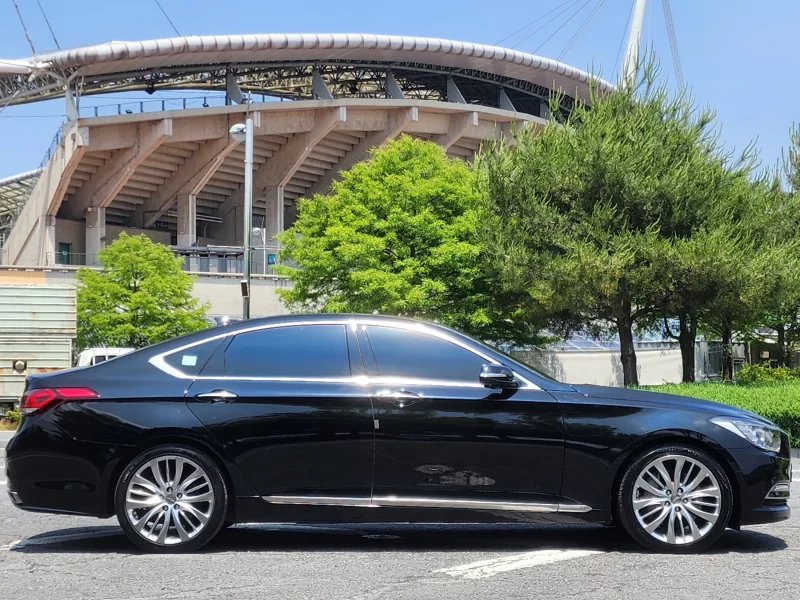 Hyundai Genesis