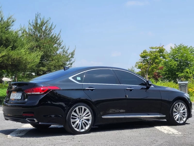 Hyundai Genesis