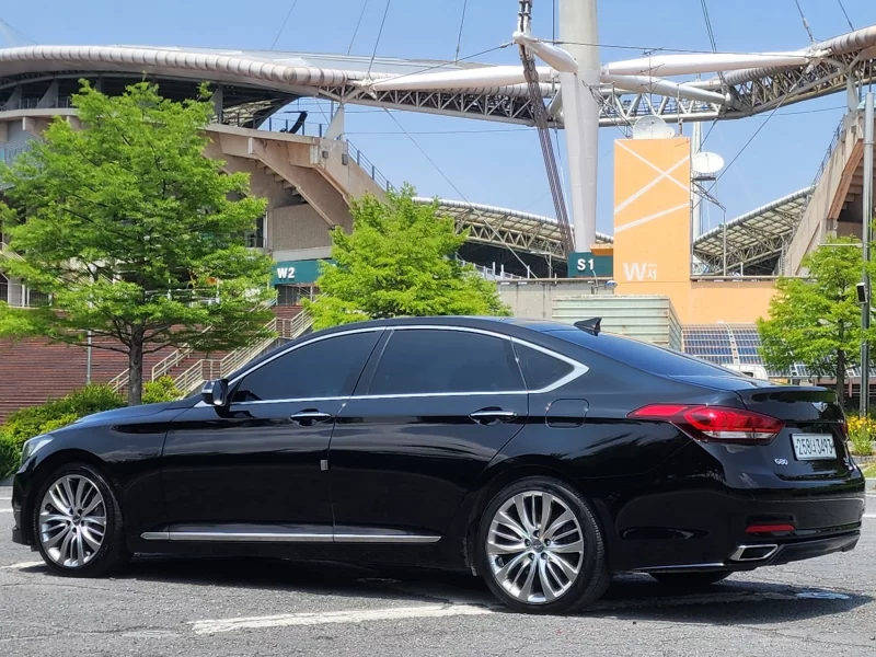 Hyundai Genesis