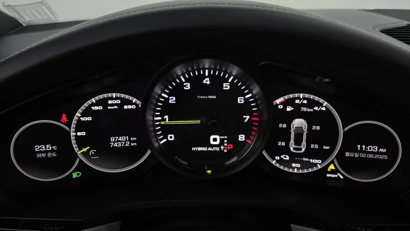 Porsche CAYENNE