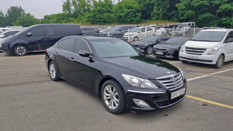 Hyundai Genesis