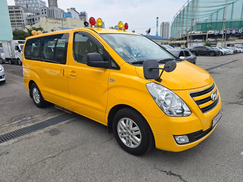 Hyundai Starex