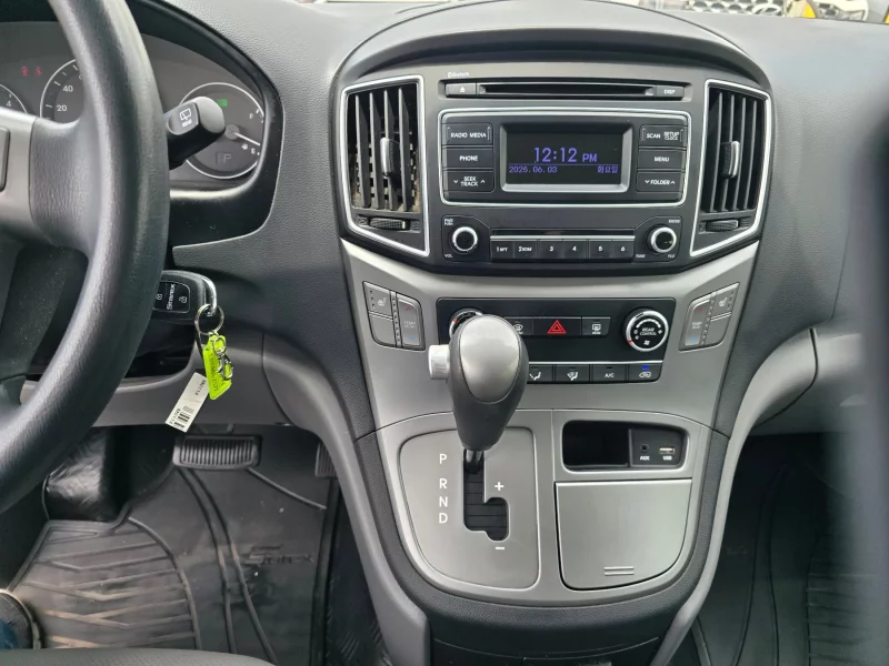 Hyundai Starex