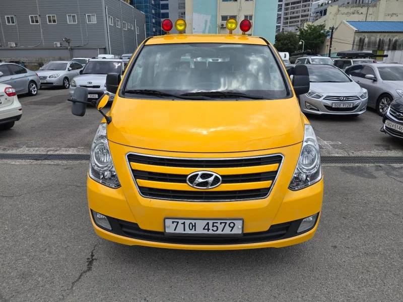 Hyundai Starex