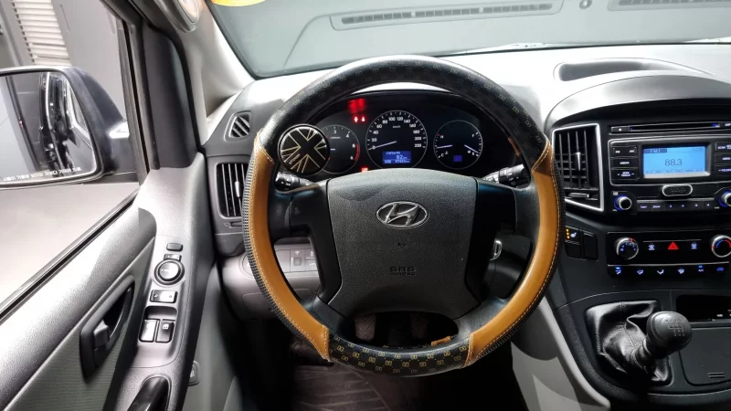 Hyundai Starex