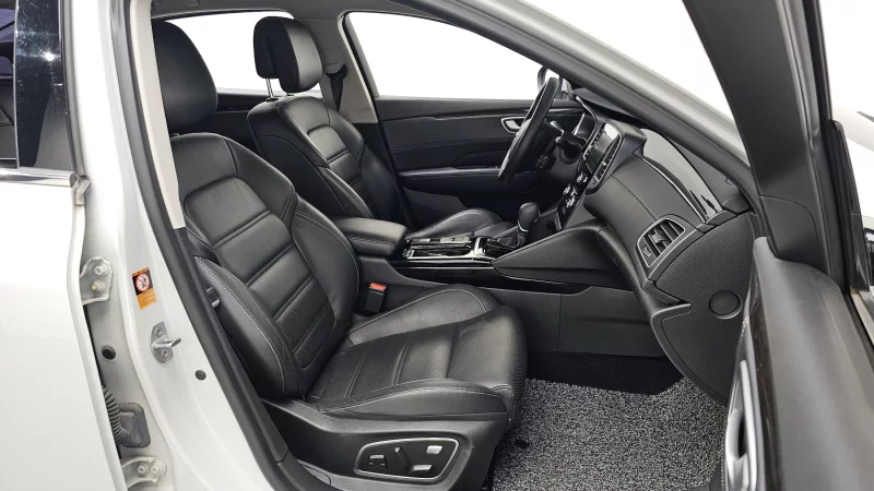 Renault SM6