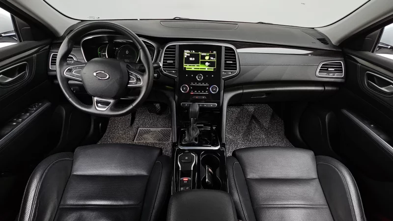 Renault SM6