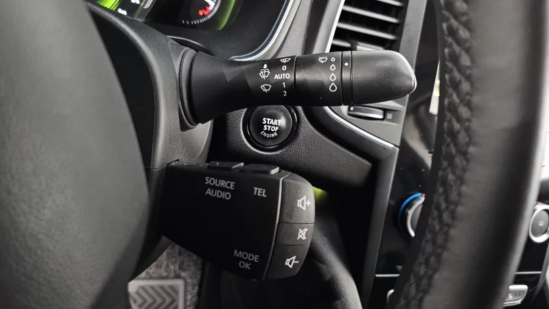Renault SM6